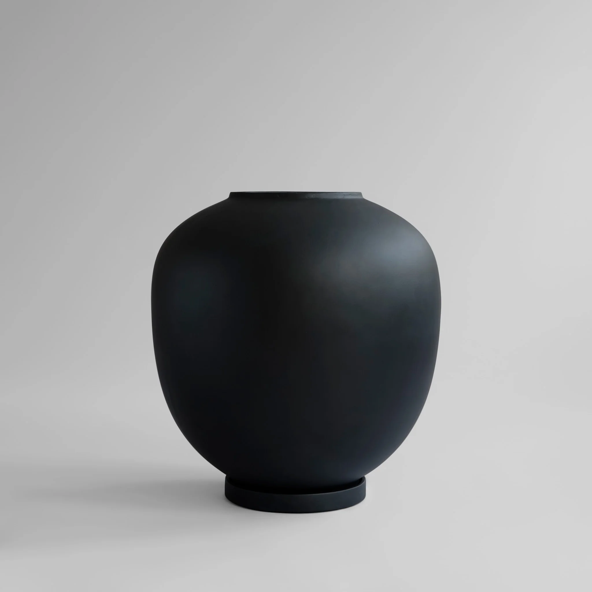 243044_-_Sunao_Vase_Big_-_Black