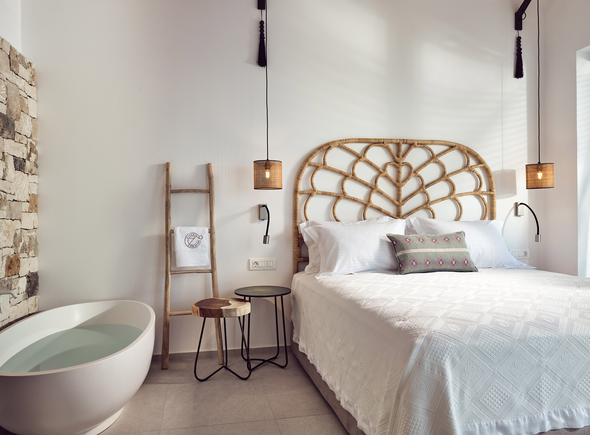 Etheria-Villas-Suites-5-1 header