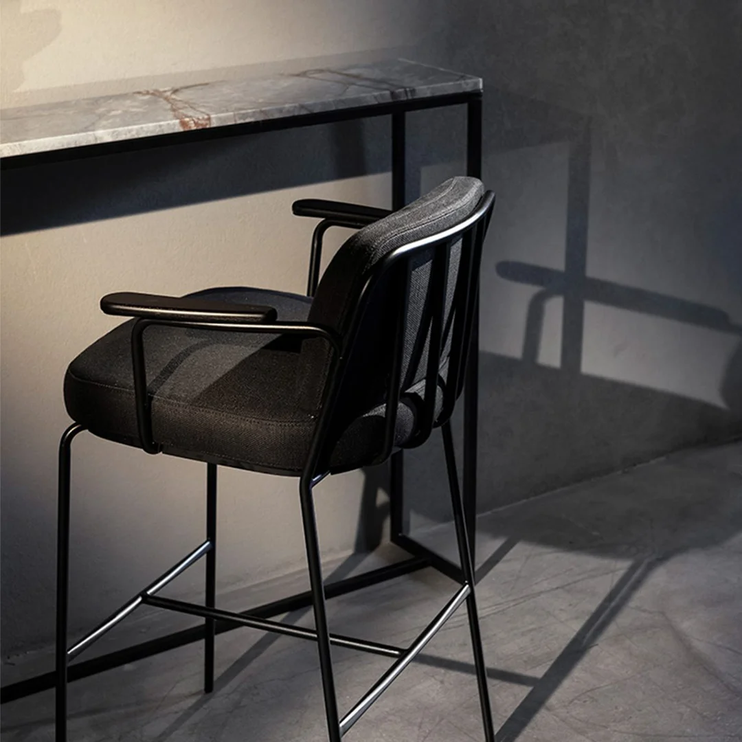 Palm_Compact_Comfor_A_Bar_Stool_Front_Hero_2024_final