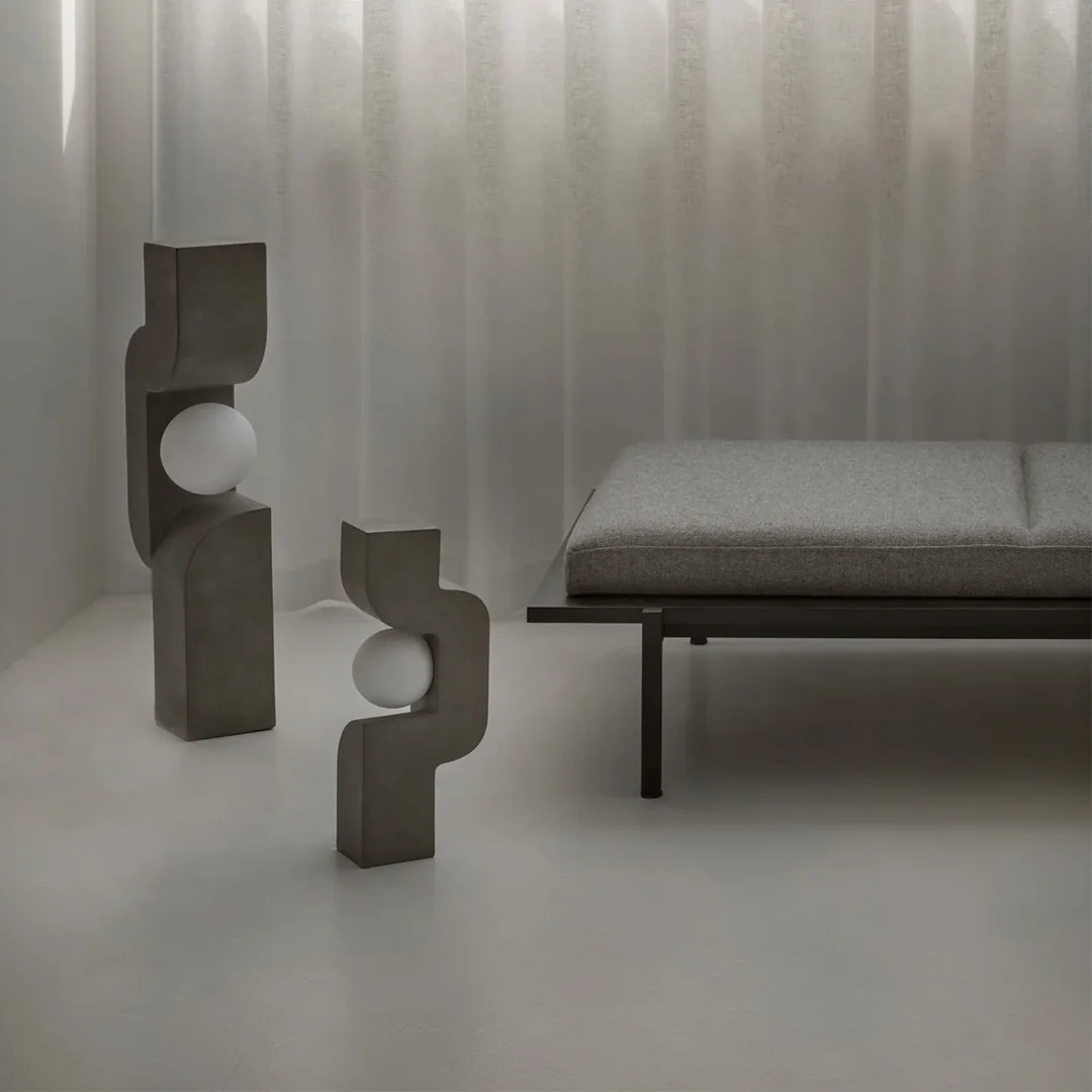 223027_-_Sitting_Man_Big_-_Dark_Grey_-_1